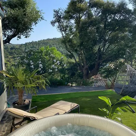 Quarto em Acomodações Particulares Petit Havre De Paix Avec Jacuzzi Luxe & Jardin Privatif Zen