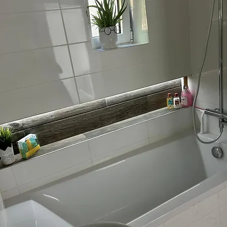 Petit Havre De Paix Avec Jacuzzi Luxe & Jardin Privatif Zen Accommodatie bij particulieren