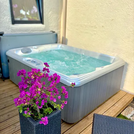 Quarto em Acomodações Particulares Petit Havre De Paix Avec Jacuzzi Luxe & Jardin Privatif Zen *